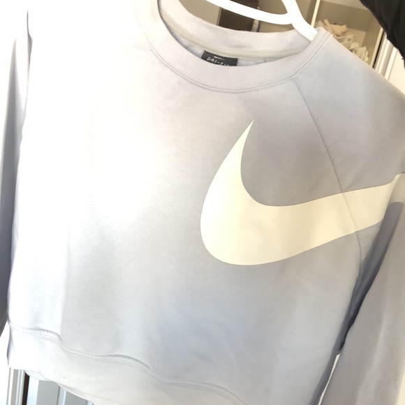 Nike cropped sweater size S - Picture 4 of 4